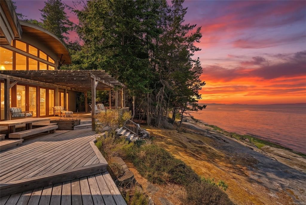 2-37 Salamanca Road, Galiano Island, BC, V0N 1P0