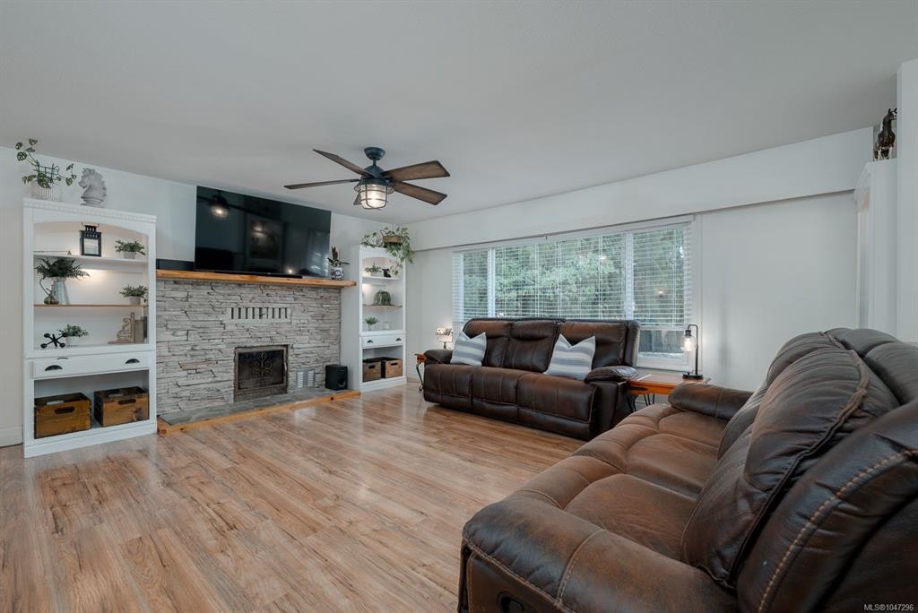 1574 Macmillan Road - 5