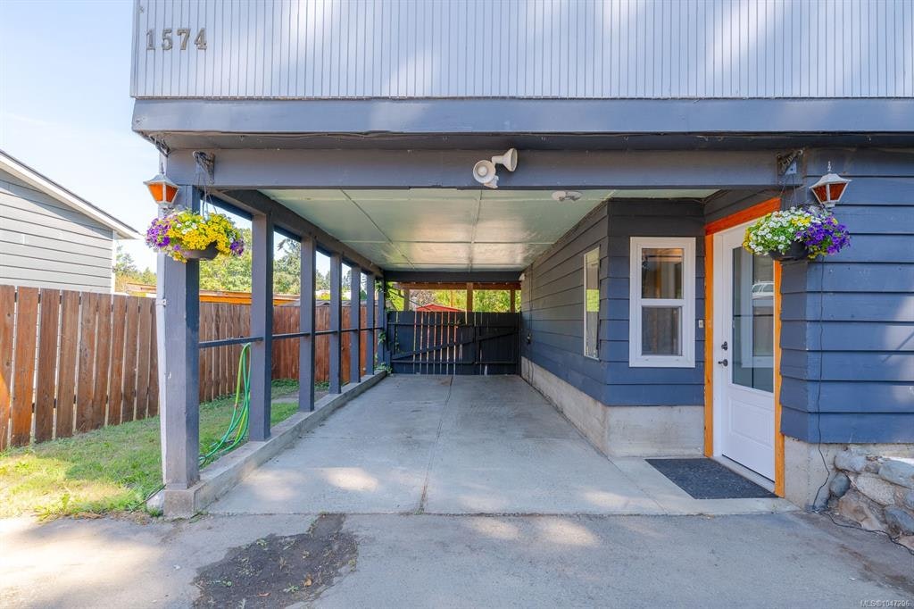 1574 Macmillan Road - 3