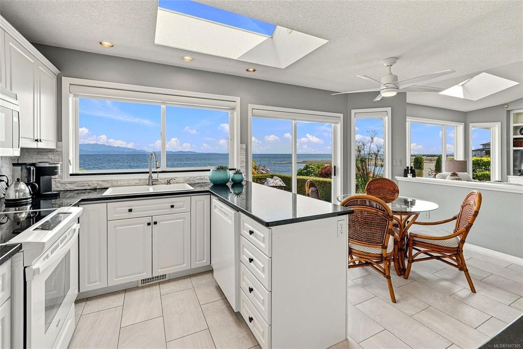 1709 Admiral Tryon Boulevard, French Creek, BC, V9P 1Y1 - 26