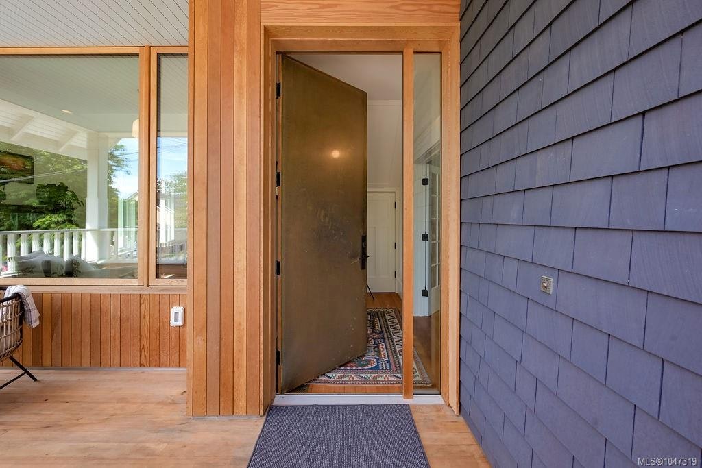 2654 Fernwood Road, Victoria, BC, V8T 3A2 - 7