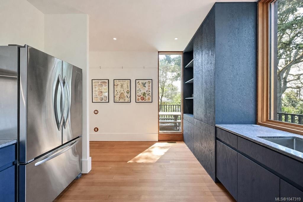 2654 Fernwood Road, Victoria, BC, V8T 3A2 - 30