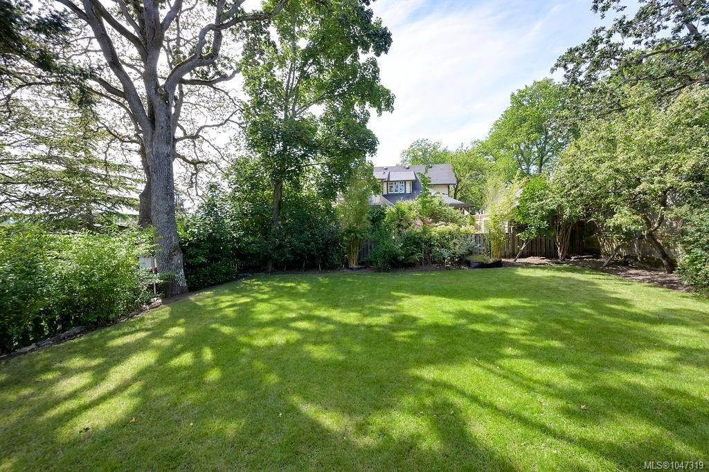 2654 Fernwood Road, Victoria, BC, V8T 3A2 - 69