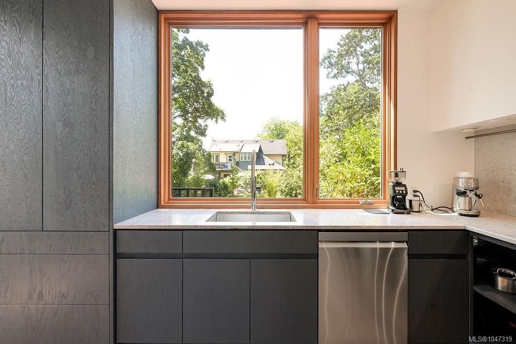 2654 Fernwood Road, Victoria, BC, V8T 3A2 - 28