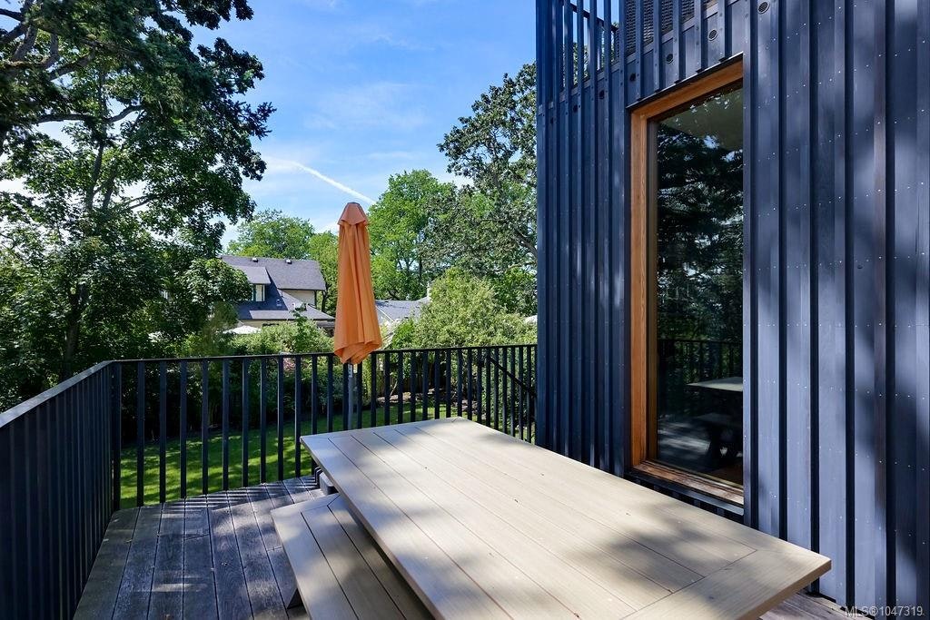 2654 Fernwood Road, Victoria, BC, V8T 3A2 - 22