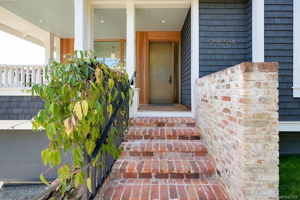 2654 Fernwood Road, Victoria, BC, V8T 3A2 - 6