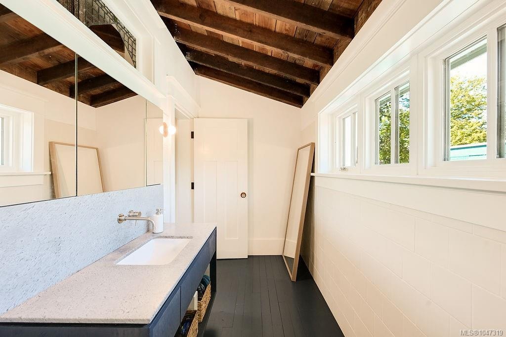2654 Fernwood Road, Victoria, BC, V8T 3A2 - 59