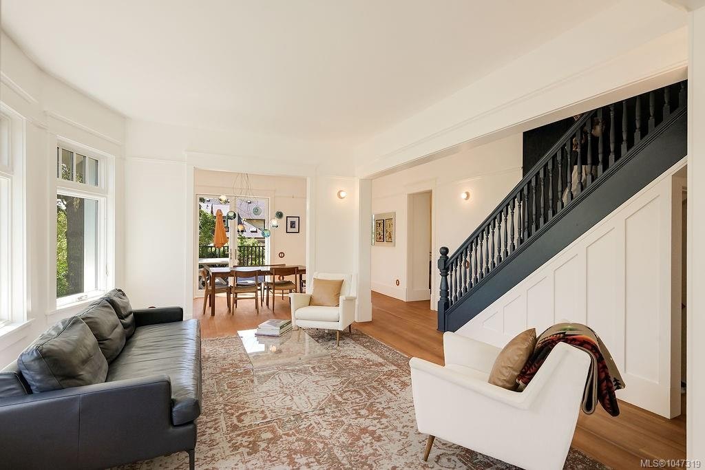 2654 Fernwood Road, Victoria, BC, V8T 3A2 - 14
