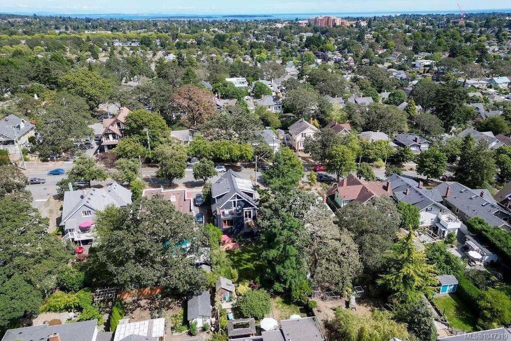 2654 Fernwood Road, Victoria, BC, V8T 3A2 - 79