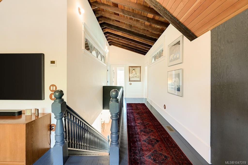 2654 Fernwood Road, Victoria, BC, V8T 3A2 - 45