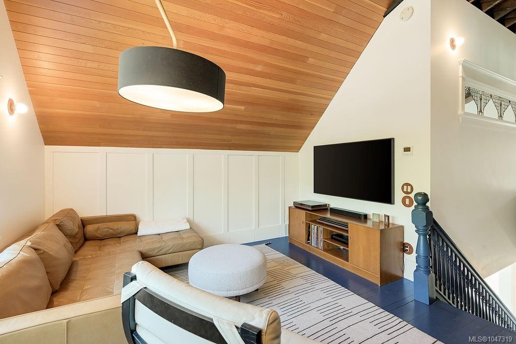 2654 Fernwood Road, Victoria, BC, V8T 3A2 - 43