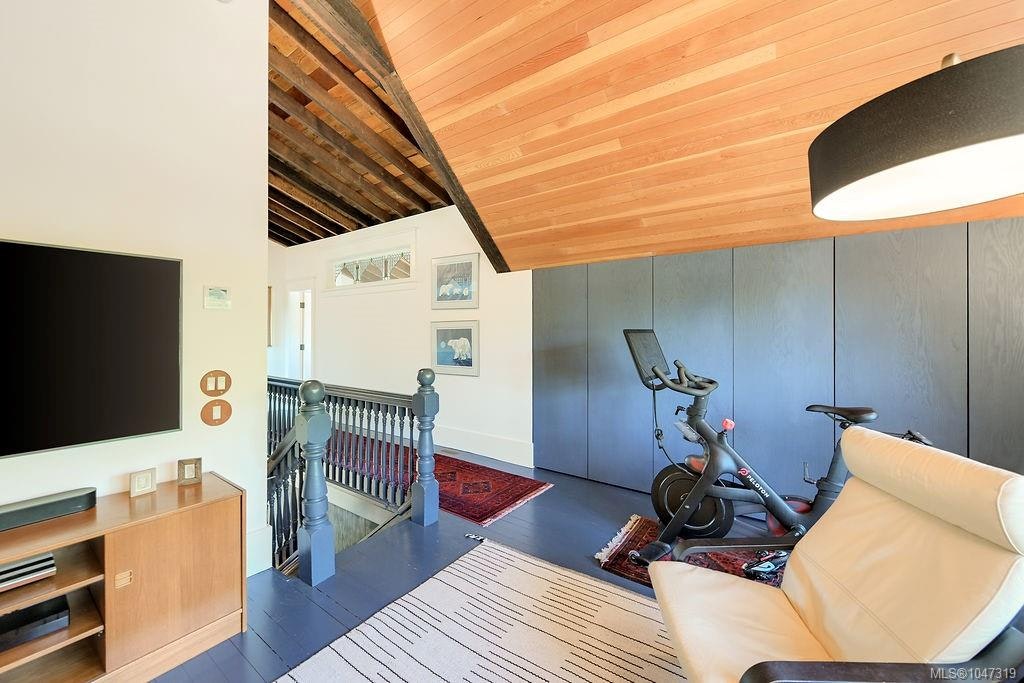 2654 Fernwood Road, Victoria, BC, V8T 3A2 - 44