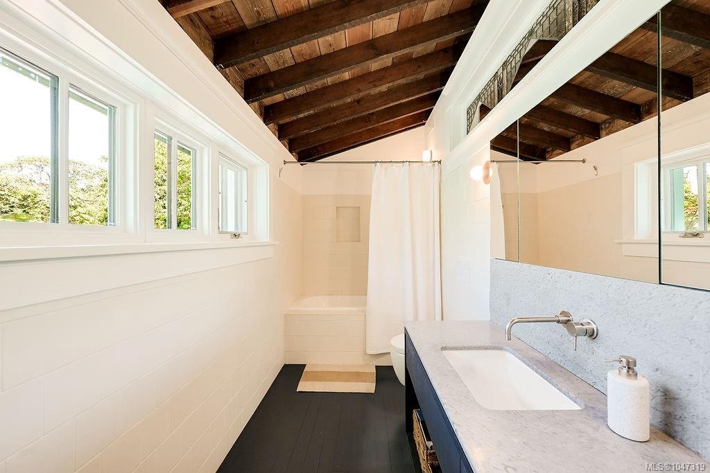 2654 Fernwood Road, Victoria, BC, V8T 3A2 - 58