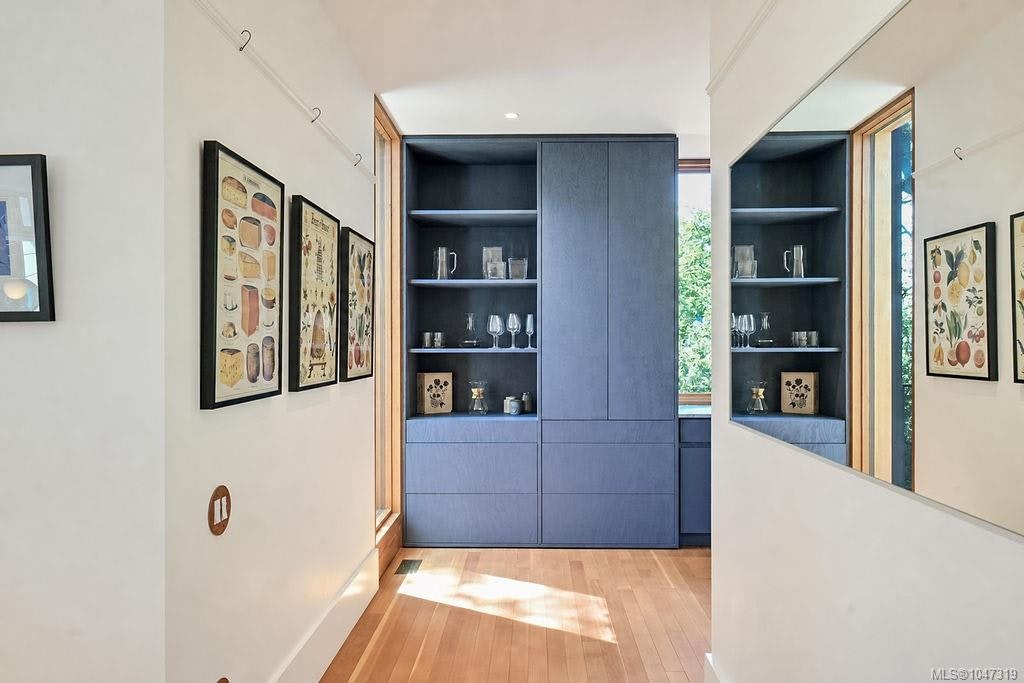 2654 Fernwood Road, Victoria, BC, V8T 3A2 - 26
