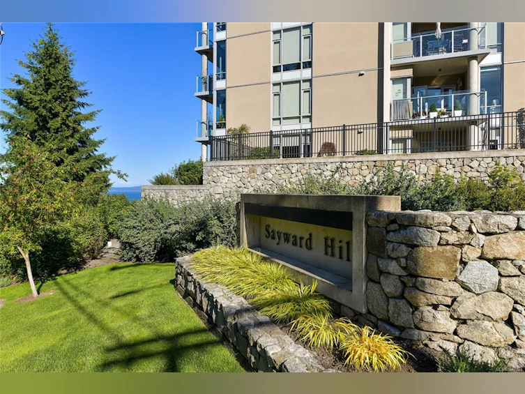 406-5388 Hill Rise Terrace, Saanich, BC, V8Y 3K2