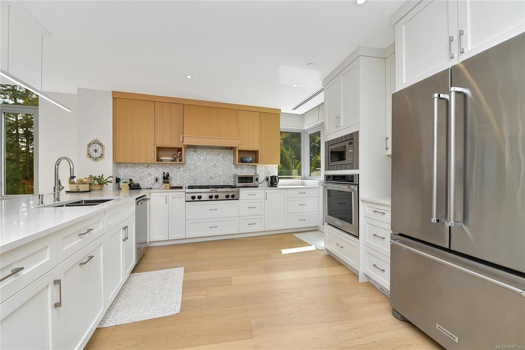 406-5388 Hill Rise Terrace, Saanich, BC, V8Y 3K2 - 12
