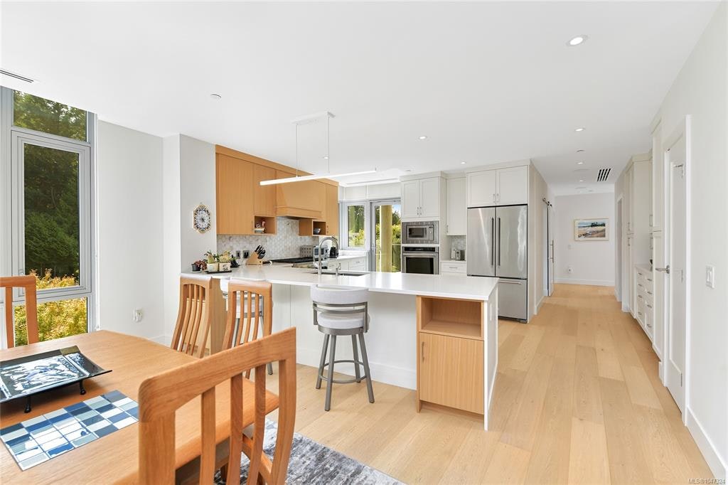 406-5388 Hill Rise Terrace, Saanich, BC, V8Y 3K2 - 17