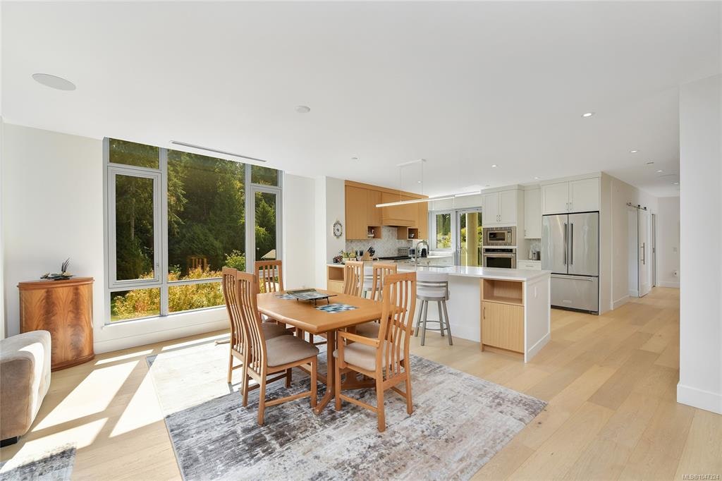 406-5388 Hill Rise Terrace, Saanich, BC, V8Y 3K2 - 11
