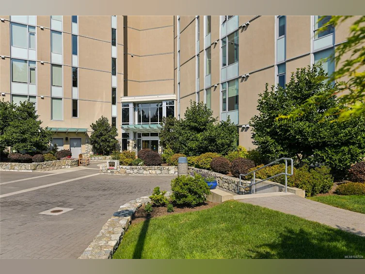 406-5388 Hill Rise Terrace, Saanich, BC, V8Y 3K2 - 46