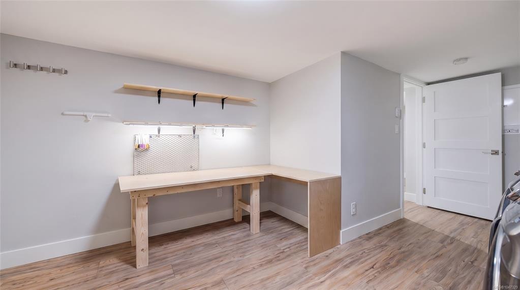 1232 Pearce Crescent, Saanich, BC, V8X 3S9 - 29