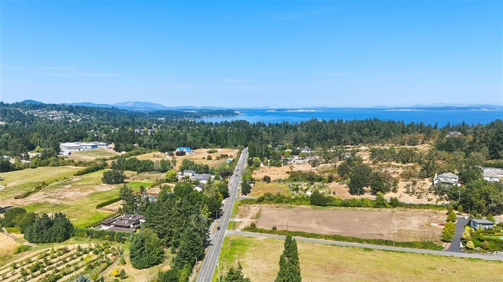 1232 Pearce Crescent, Saanich, BC, V8X 3S9 - 55