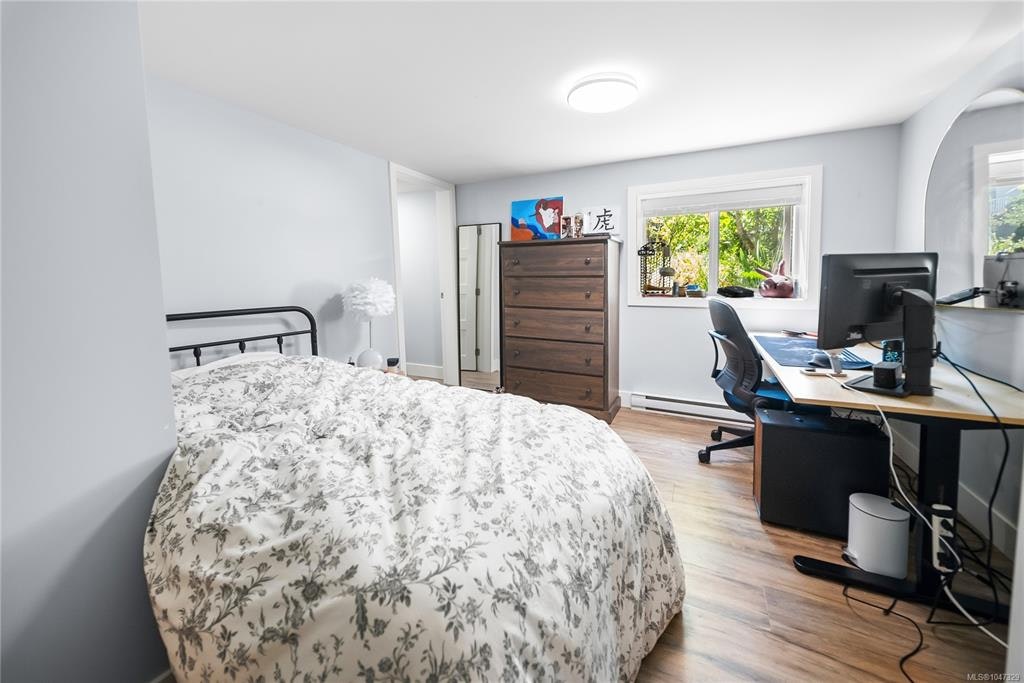 1232 Pearce Crescent, Saanich, BC, V8X 3S9 - 32