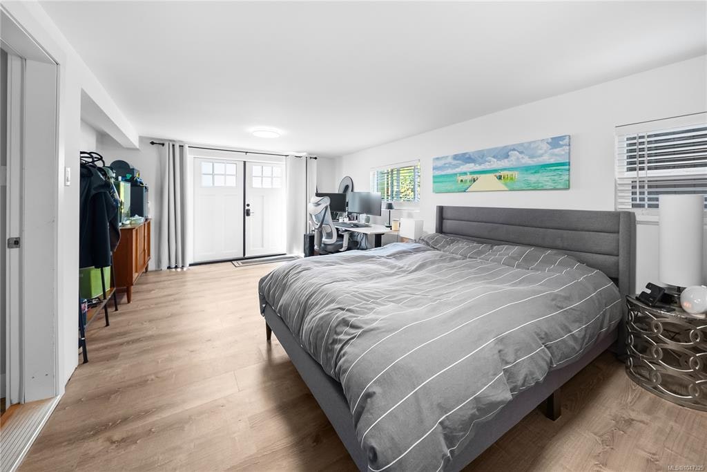 1232 Pearce Crescent, Saanich, BC, V8X 3S9 - 38