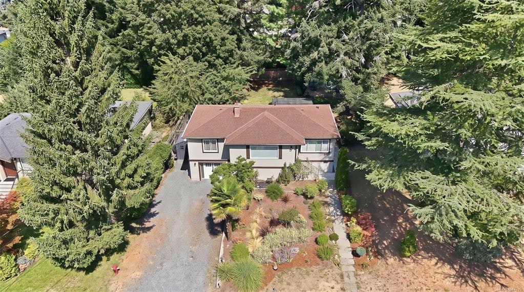 1232 Pearce Crescent, Saanich, BC, V8X 3S9 - 52