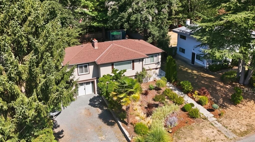 1232 Pearce Crescent, Saanich, BC, V8X 3S9 - 51