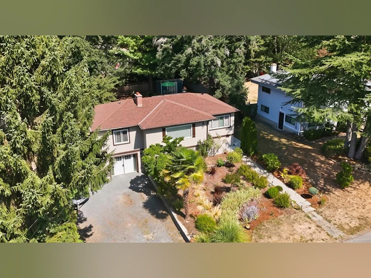 1232 Pearce Crescent, Saanich, BC, V8X 3S9 - 51