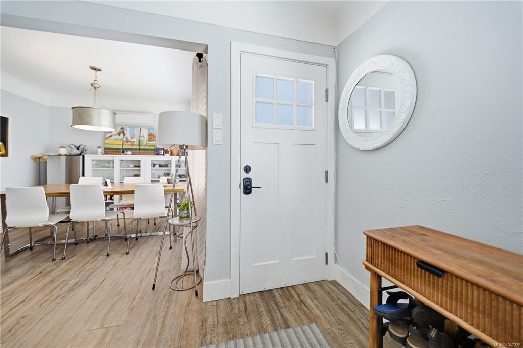 1232 Pearce Crescent, Saanich, BC, V8X 3S9 - 20
