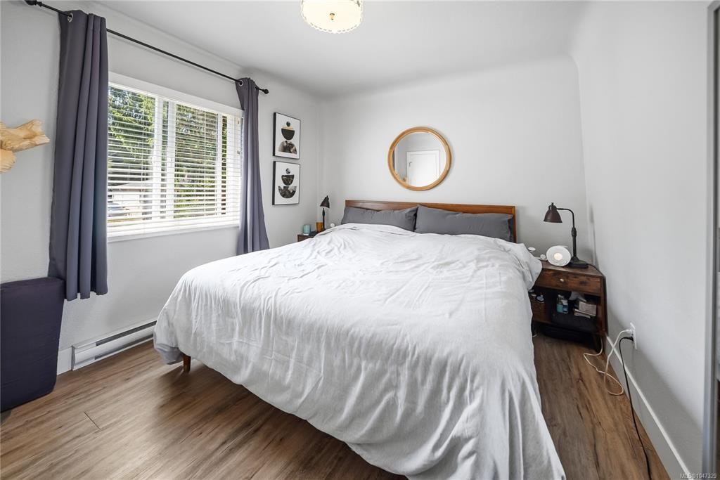 1232 Pearce Crescent, Saanich, BC, V8X 3S9 - 22