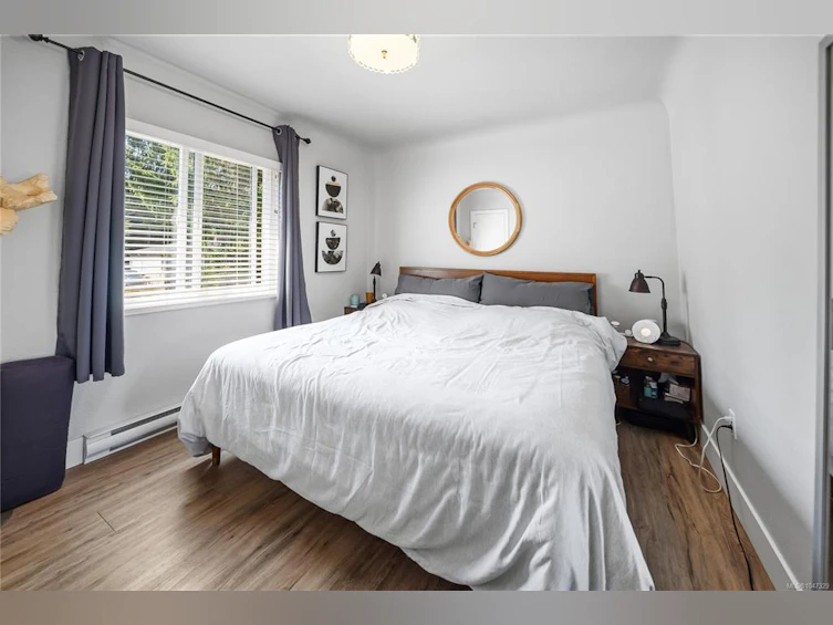 1232 Pearce Crescent, Saanich, BC, V8X 3S9 - 22