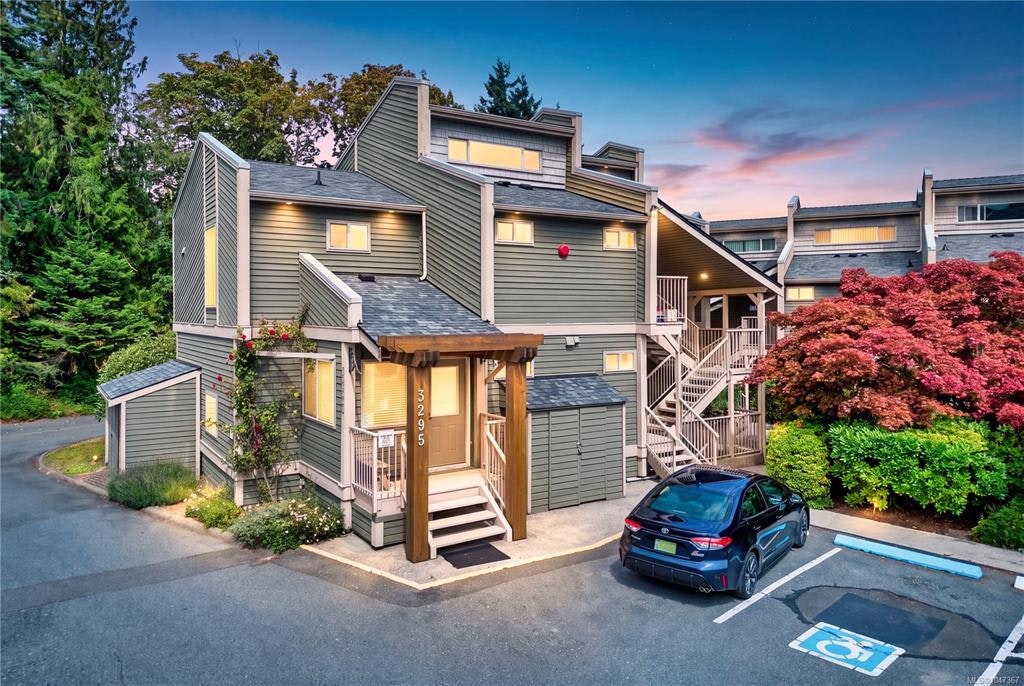 202-3295 W Island Highway, Qualicum Beach, BC, V9K 2C6
