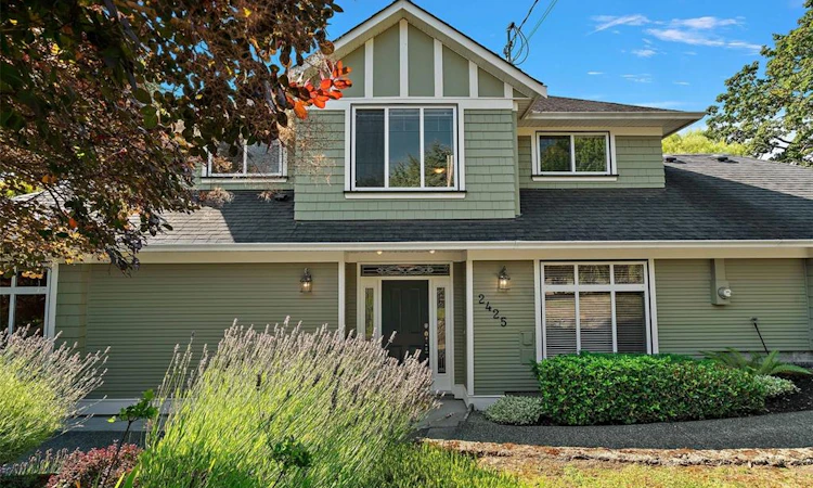 2425 Oak Bay Avenue