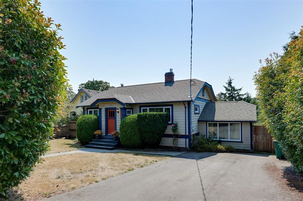 3374 Cook Street, Saanich, BC, V8X 1A8