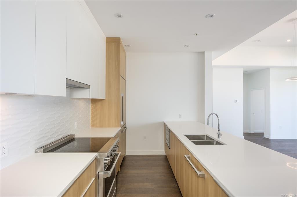 407-9570 Fifth Street - 3