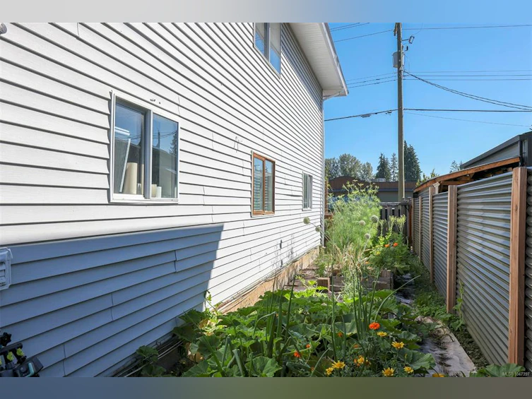 3391 Bevan Road, Cumberland, BC, V0R 1S0 - 44