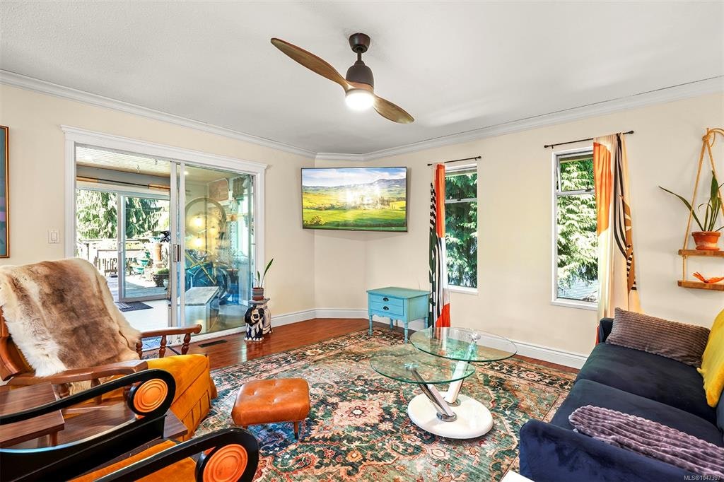 3391 Bevan Road, Cumberland, BC, V0R 1S0 - 10