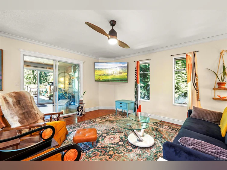 3391 Bevan Road, Cumberland, BC, V0R 1S0 - 10