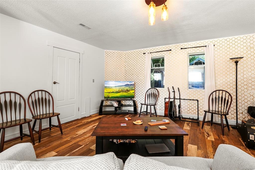 3391 Bevan Road, Cumberland, BC, V0R 1S0 - 32