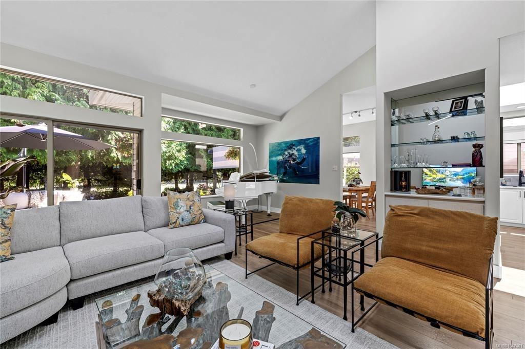 860 Lakes Boulevard - 3