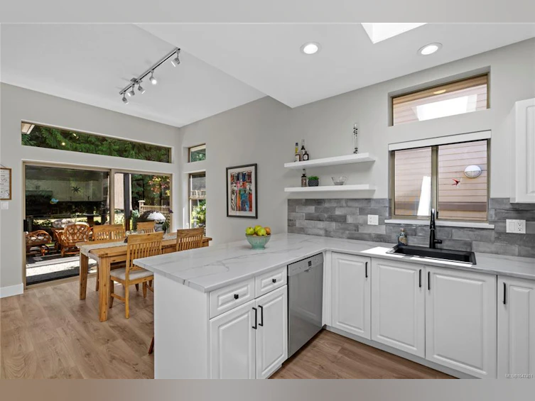 860 Lakes Boulevard, French Creek, BC, V9P 2P8 - 20