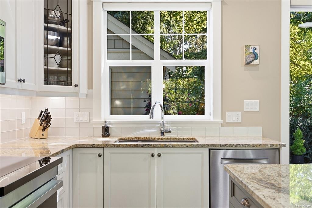 1115 Faithful Street, Victoria, BC, V8V 2R5 - 8