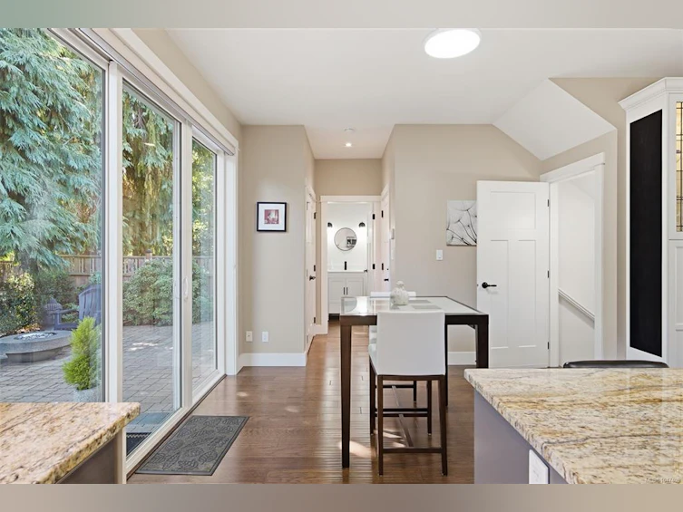 1115 Faithful Street, Victoria, BC, V8V 2R5 - 13