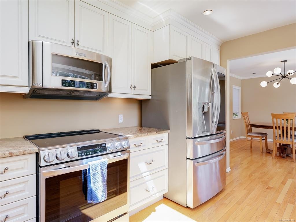 104 Leila Place, Colwood, BC, V9B 2J3 - 9