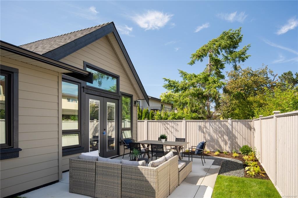 10013 Chicory Place, Sidney, BC, V8L 3N6 - 30