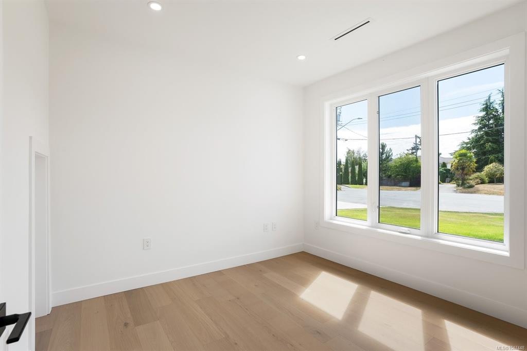 2292 Gail Place, Sidney, BC, V8L 2S2 - 14