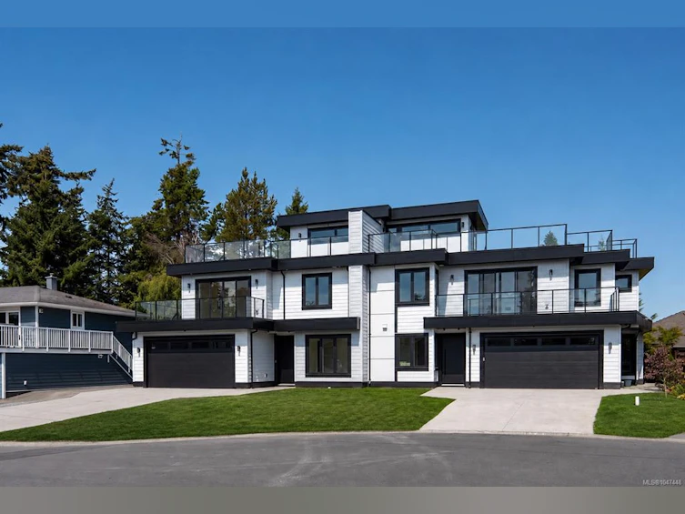 2292 Gail Place, Sidney, BC, V8L 2S2