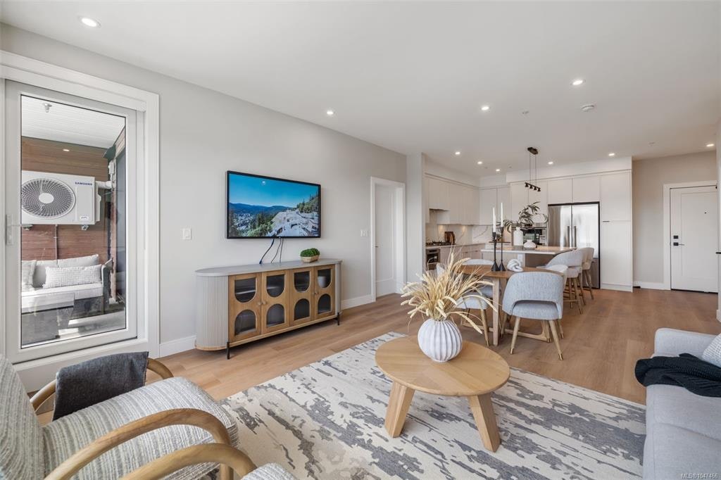 204-1810 Selenite Place - 2